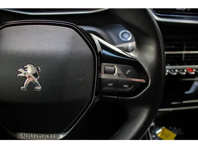 Peugeot 208 1.5 BlueHDi Allure Pack 2022 Diesel 22