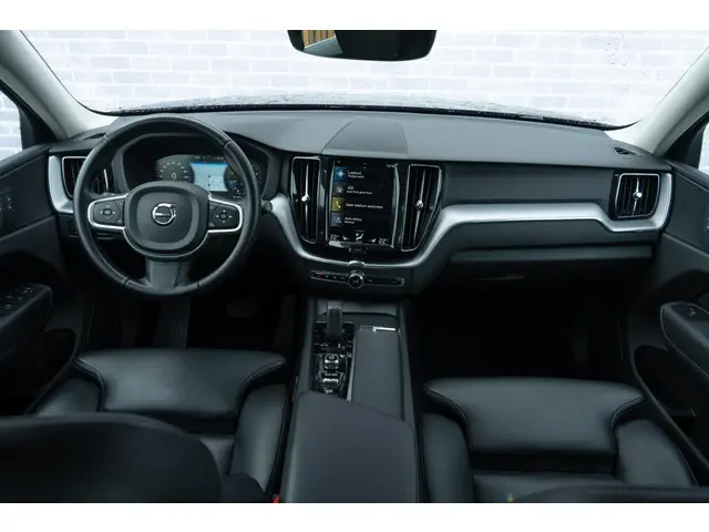 Volvo XC60 B5 Momentum Pro 2020 Benzine 4