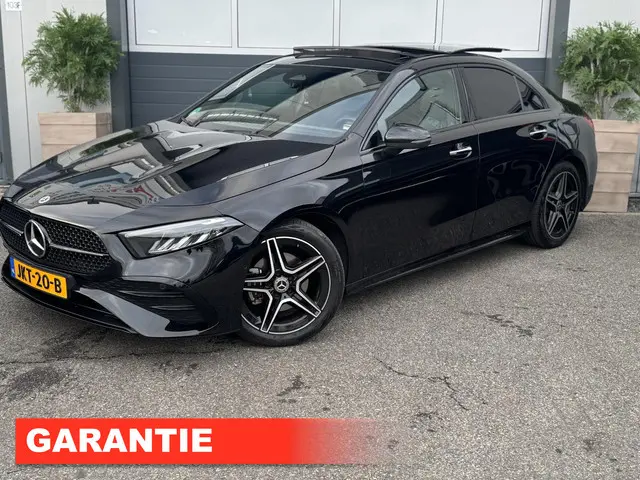 Mercedes-Benz A-Klasse 200 AMG Line 2024 Benzine 2