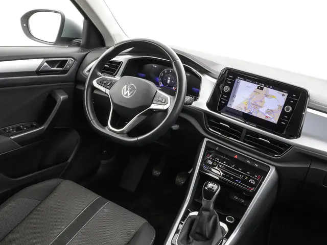 Volkswagen T-Roc 1.0TSI/110PK Life Business 2023 Benzine 27