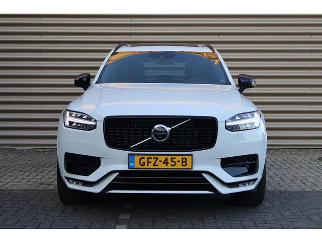 Volvo XC90 B6 AWD R-Design 2022 Benzine 5