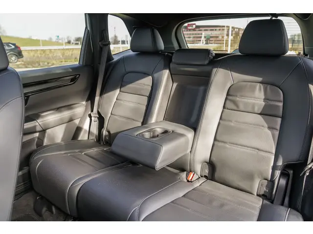 Honda CR-V 2.0i e:PHEV ADVANCE TECH 2025 Hybride Benzine 7