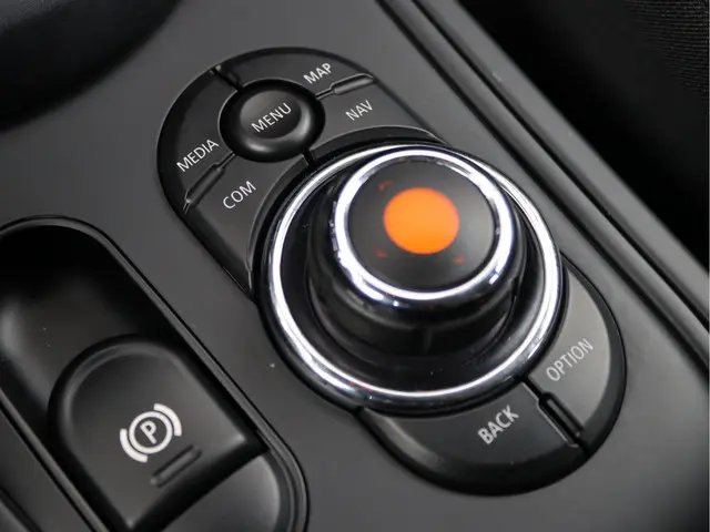 MINI Countryman 1.5 Cooper 2019 Benzine 53