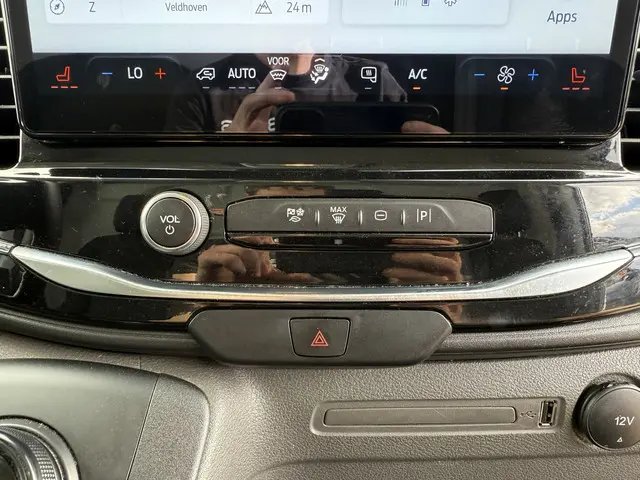 Ford E-Transit 75kWh 184PK 2023 Elektrisch 23