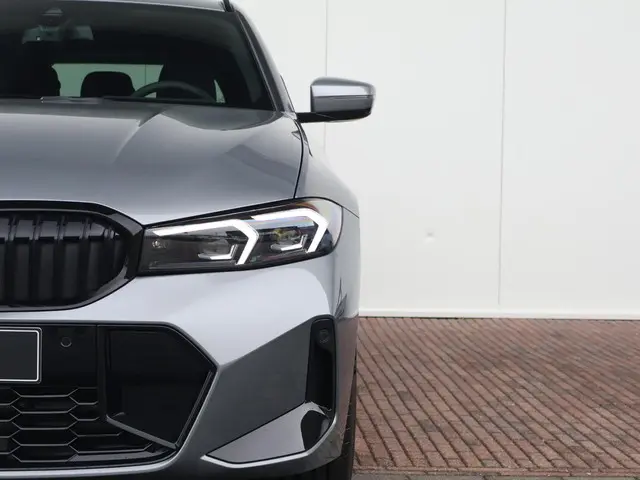 BMW 3 Serie Touring 330e 2025 Hybride Benzine 37