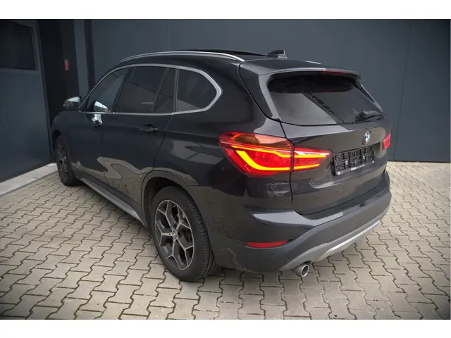 BMW X1 sDrive18i High Executive X Line 2018 Benzine 6