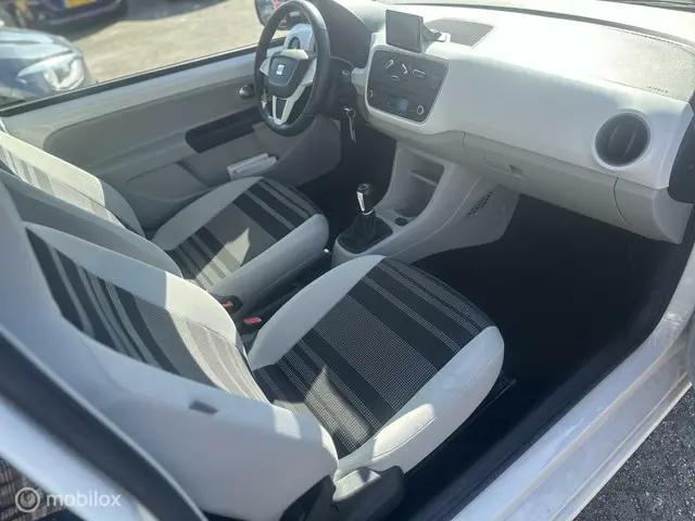 SEAT Mii 1.0 Style Chic 2013 Benzine 16