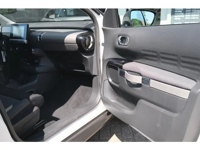 Citroën C4 Cactus 1.2 PureTech Shine 2017 Benzine 10