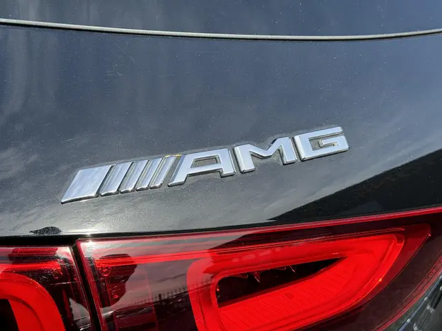 Mercedes-Benz GLA AMG 35 4MATIC 2021 Benzine 57