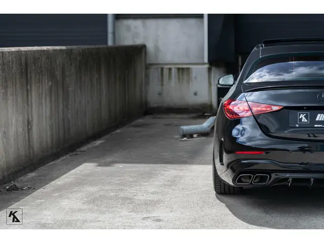 Mercedes-Benz C-Klasse 300 AMG Line 2021 Benzine 15