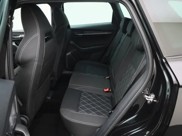 Škoda Karoq 1.5TSI/150PK ACT Sportline DSG 2023 Benzine 18