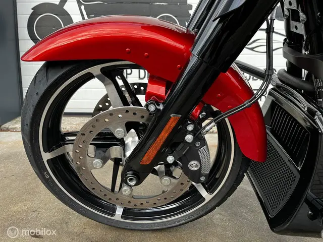 Harley-Davidson Street Glide 117 FLHX 2024 Benzine 10