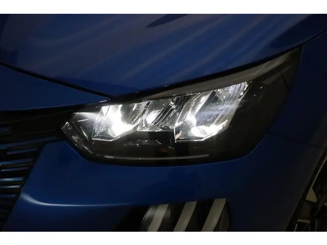 Peugeot 208 PureTech 100 Allure 2024 Benzine 32