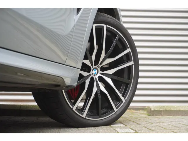 BMW X6 xDrive40i 2025 Benzine 21