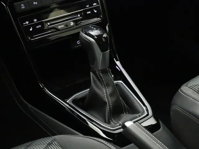 Volkswagen T-Cross 1.5TSI/150PK R-Line DSG 2025 Benzine 36