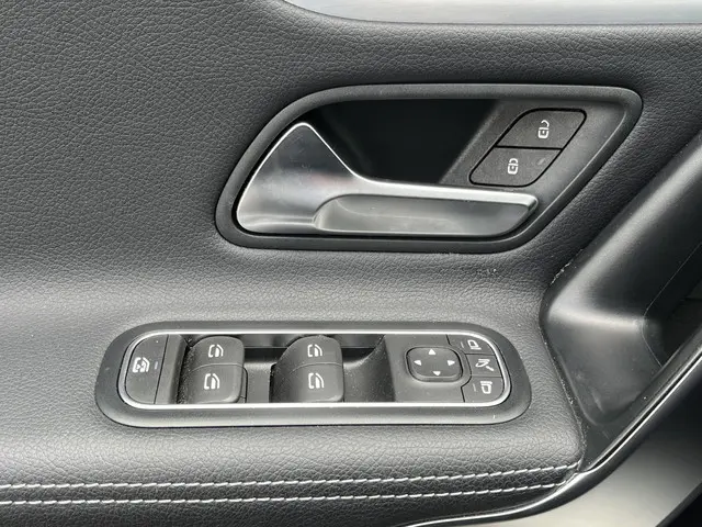 Mercedes-Benz CLA 180 Luxury Line 2023 Benzine 16