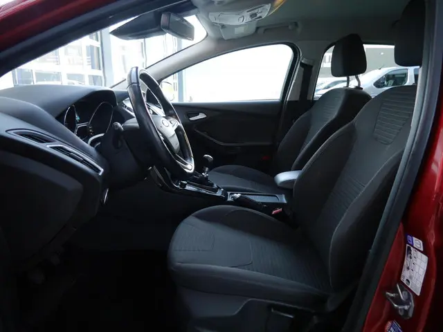 Ford Focus Wagon 1.0 First Edition 2015 Benzine 8