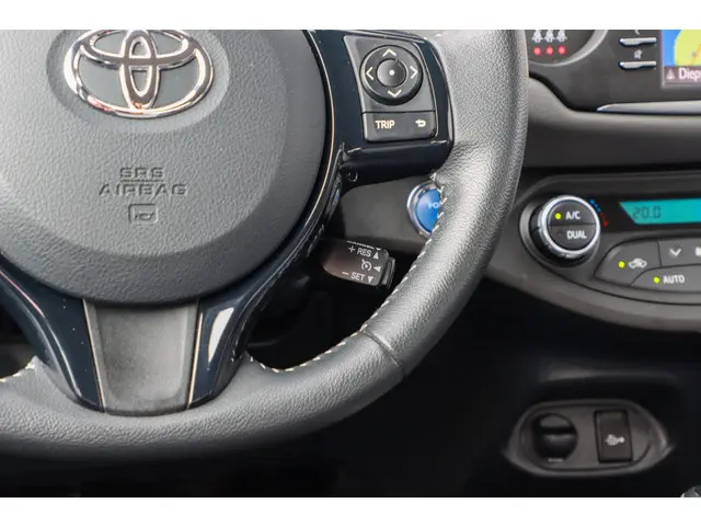Toyota Yaris 1.5 Hybrid Dynamic 2019 Hybride Benzine 23