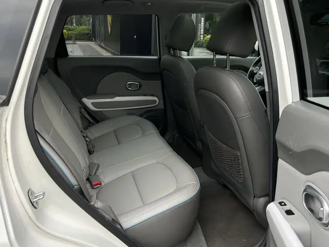 Kia e-Soul EV ExecutivePlusLine 27 kWh 2018 Elektrisch 37