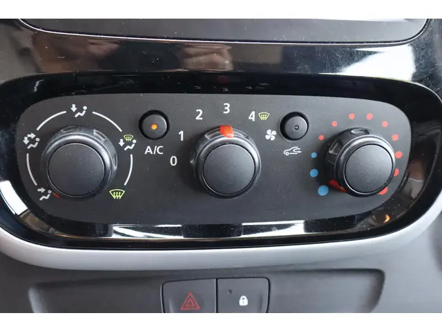 Renault Trafic 1.6 dCi T29 L2H1 DC Comfort 2017 Diesel 25