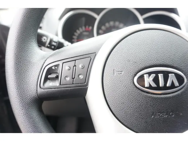 Kia Venga 1.6 CVVT Plus Pack 2012 Benzine 7
