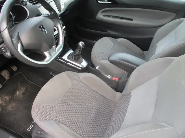 Citroën DS3 1.6 e-THP Sport Chic 2015 Benzine 8