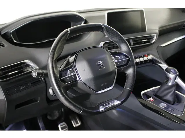 Peugeot 3008 1.2 PureTech GT Line 130 PK. 2017 Benzine 3