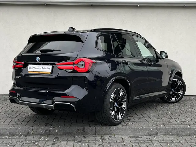 BMW iX3 2