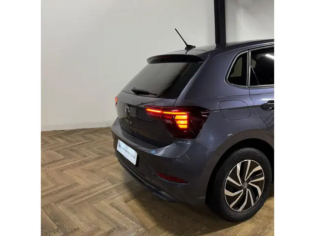 Volkswagen Polo 1.0 TSI Life PDC CARPLAY 2022 Benzine 19