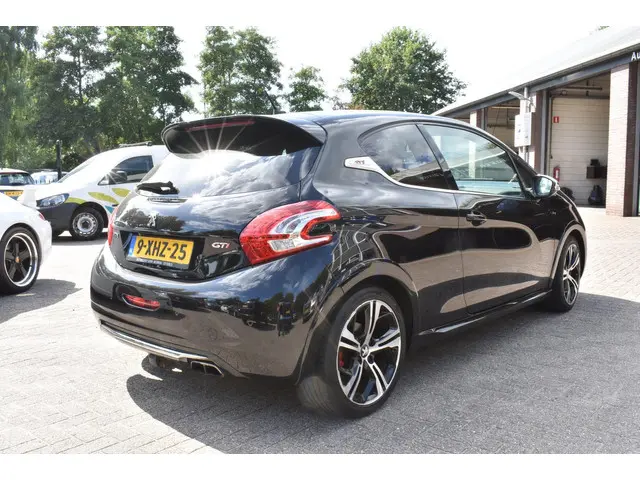 Peugeot 208 1.6 THP GTi 2014 Benzine 4