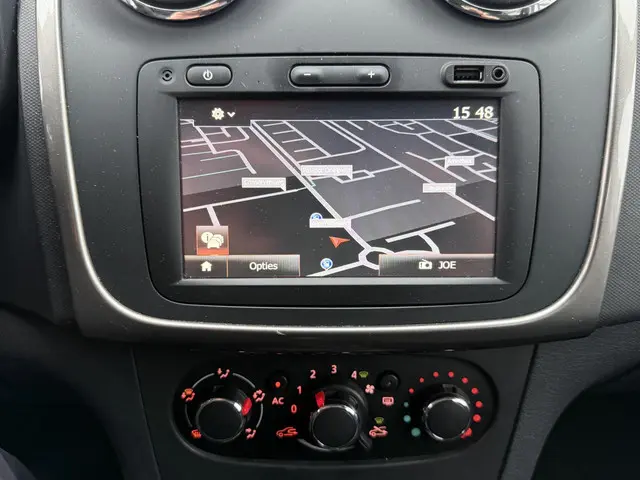 Dacia Sandero 0.9 TCe Lauréate 12/2013 Navi 2013 Benzine 9