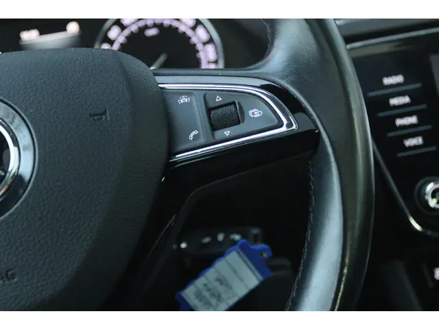 Škoda Superb 1.6 TDI AMBITION BUSINESS 2018 Diesel 19