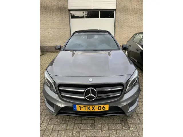 Mercedes-Benz GLA 200 Prestige Comfort 2014 Benzine 3