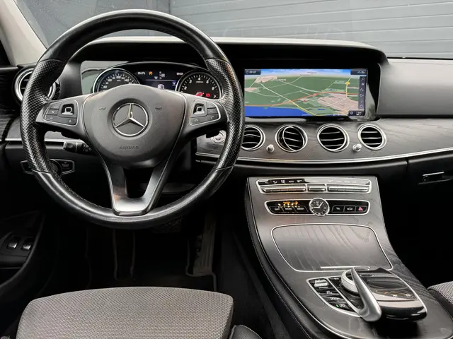 Mercedes-Benz E-Klasse 200 Premium 2018 Benzine 3