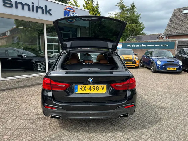 BMW 5 Serie Touring 520i High Executive 2018 Benzine 32