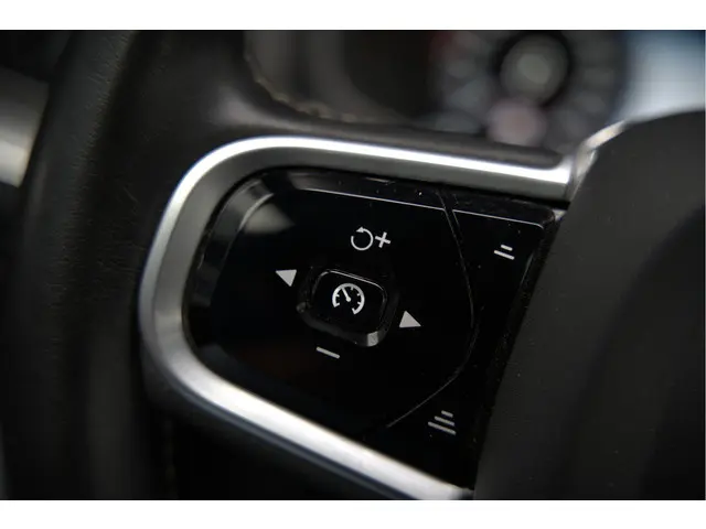 Volvo V60 2.0 B3 R-Design 2020 Hybride Benzine 13