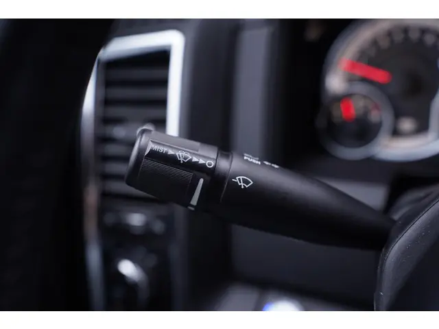 Dodge Ram 1500 5.7 V8 4x4 Crew Cab 5'7 Rebel 2019 Benzine 25