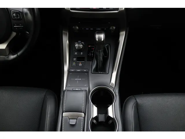 Lexus NX 300h AWD Luxury Line 2018 Hybride Benzine 25