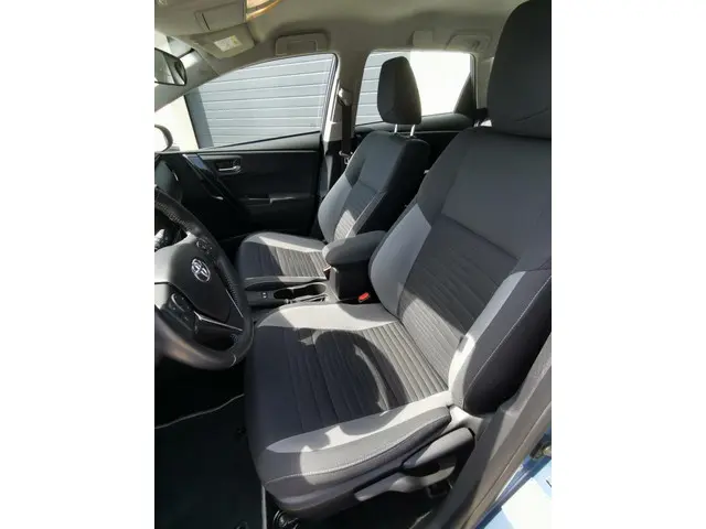 Toyota Auris 1.8 Hybrid 2018 Hybride Benzine 6