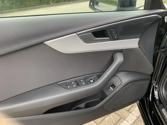 Audi A4 Avant 40 TFSI Business Edition 2020 Benzine 11