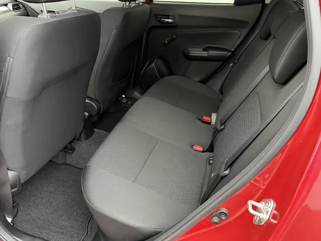 Suzuki Swift 1.2 Select Smart Hybrid 2022 Benzine 7