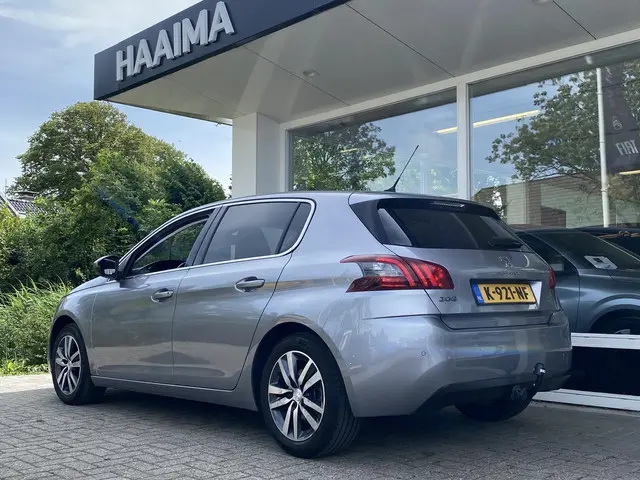 Peugeot 308 1.2T 130pk Tech Edition 2018 Benzine 4
