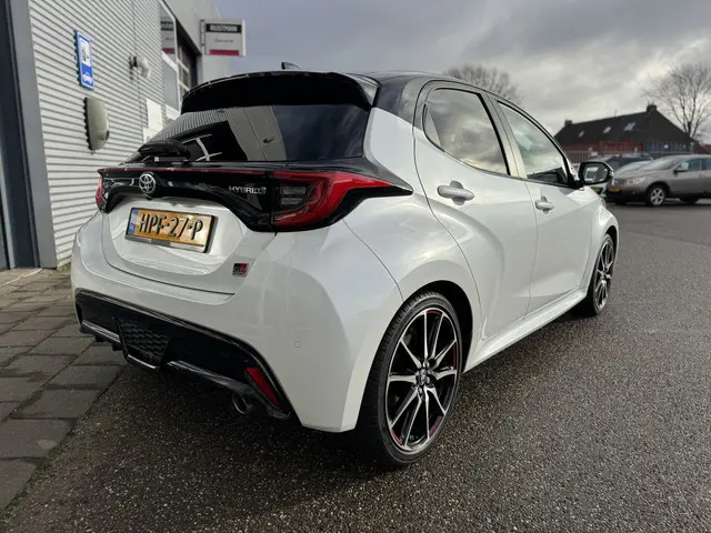 Toyota Yaris 1.5 Hybrid GR Sport 2023 Hybride Benzine 10