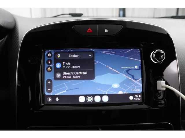 Renault Clio TCe 90 Intens 2019 Benzine 23