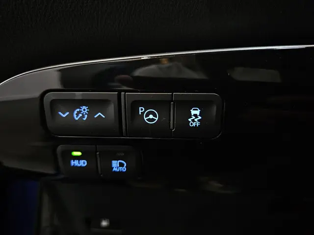 Toyota Prius 1.8 Dynamic 2018 Hybride Benzine 30