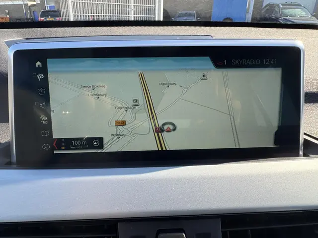 BMW X1 xDrive20i High Executive 2018 Benzine 16