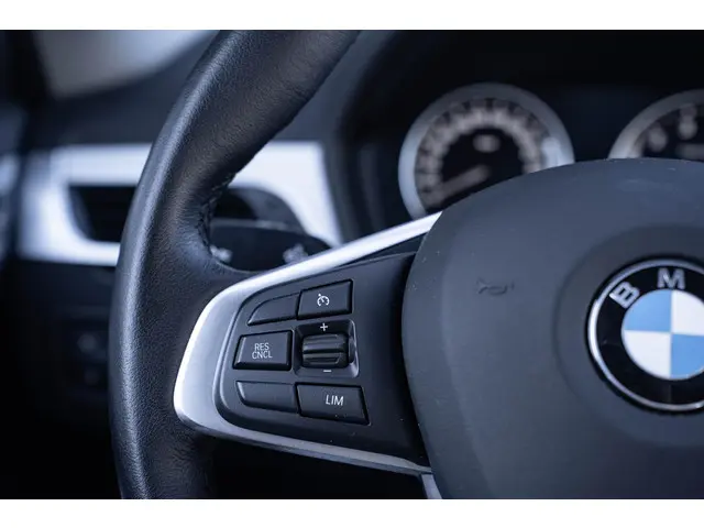 BMW X1 sDrive18i Sport Line 2021 Benzine 24