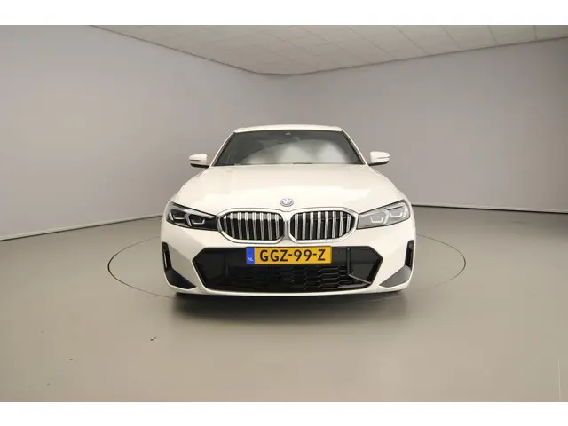 BMW 3 Serie Sedan 320e 2024 Hybride Benzine 5