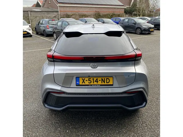Toyota C-HR 1.8 Hybrid First Edition 2024 Hybride Benzine 5