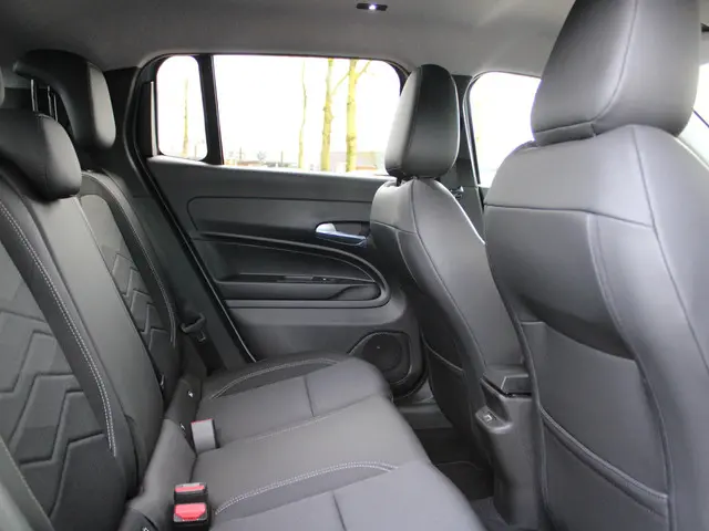 Jeep Avenger 1.2 e-Hybrid Summit 2026 Hybride Benzine 7